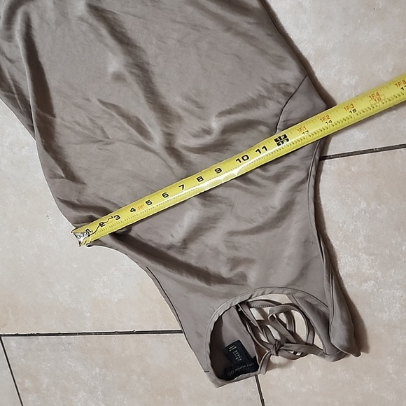 House of Harlow 1960 Gray Backless Dress - Picture 5 of 8